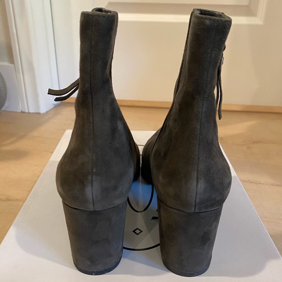 Micheal Kors Boots - Picture 4 of 4